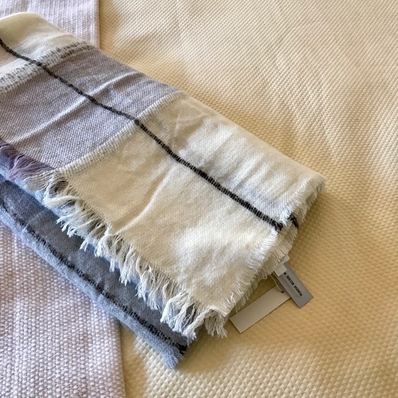 Madewell Accessories - Madewell shawl